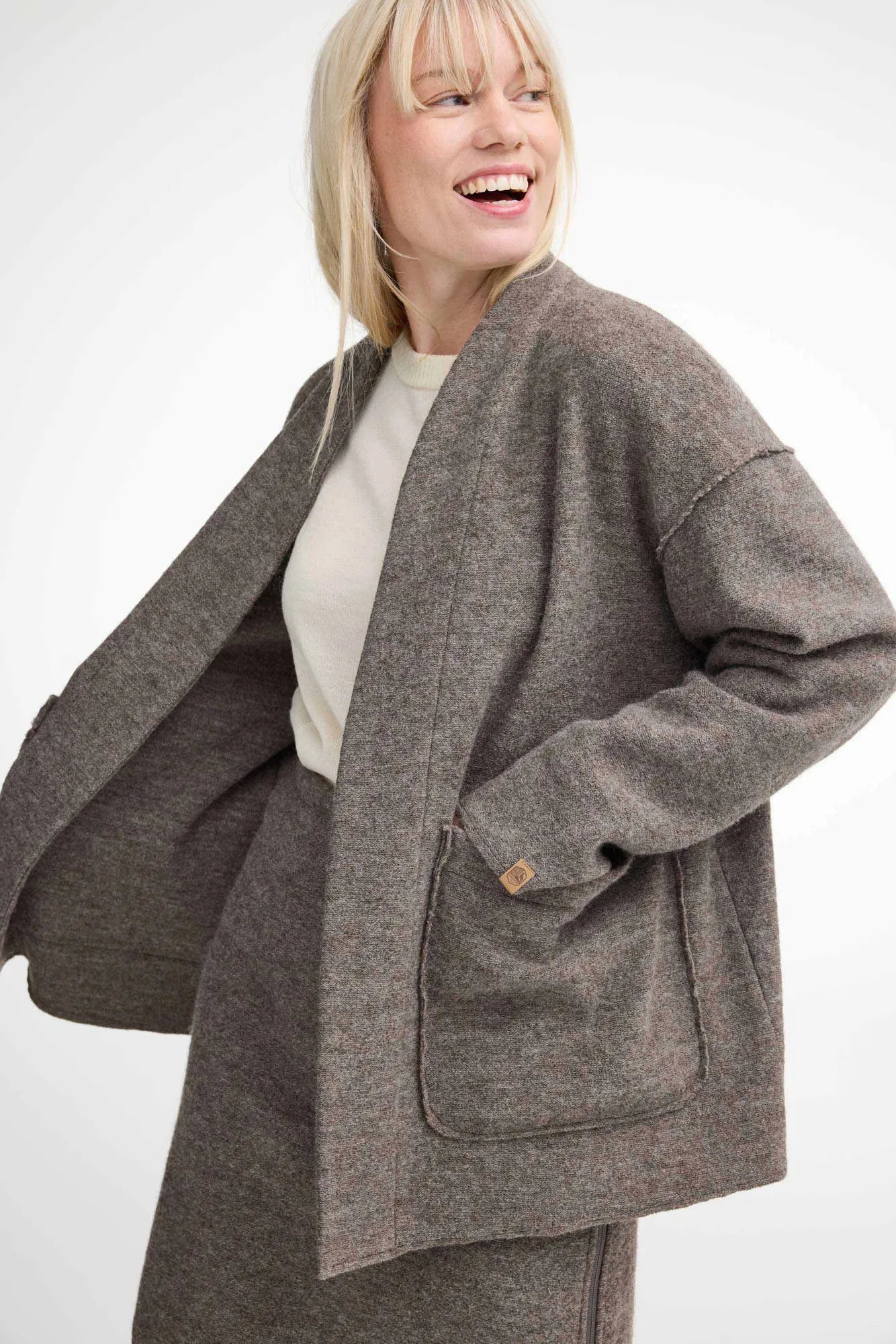 Ivanhoe Ammarp Cardigan Damen nutmeg 100% Wolle Oversize