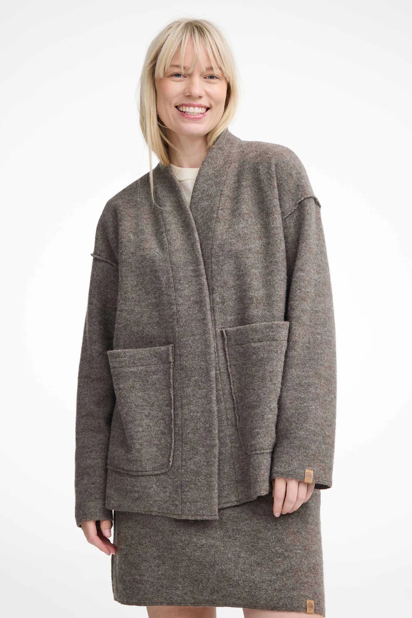 Ivanhoe Ammarp Cardigan Damen nutmeg 100% Wolle Oversize