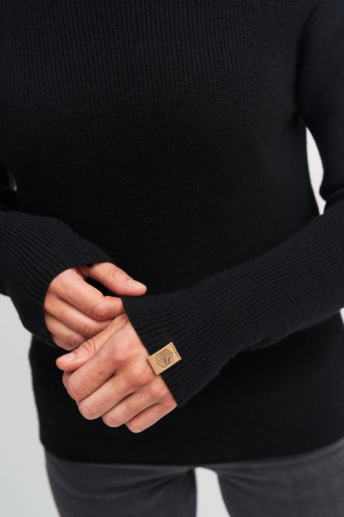 Ivanhoe Solberga Pullover Damen Navy Merinowolle