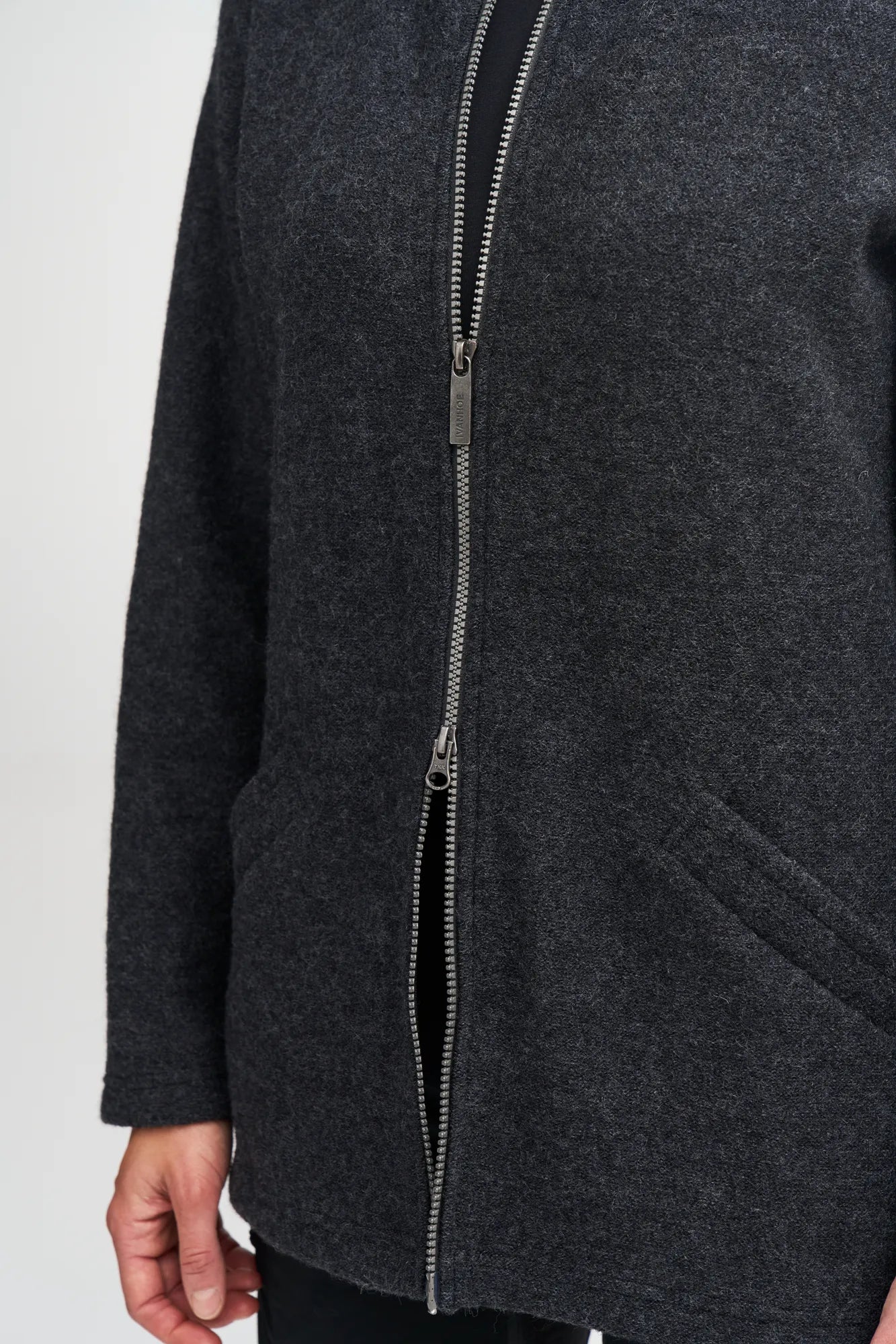 Ivanhoe Brodal Long Classic Strickjacke Graphite Marl 100% Wolle