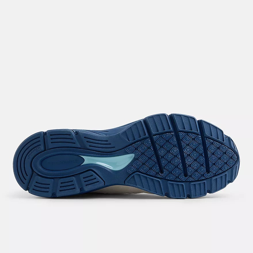 New Balance 990v4 Sneaker Moonbeam Hellblau