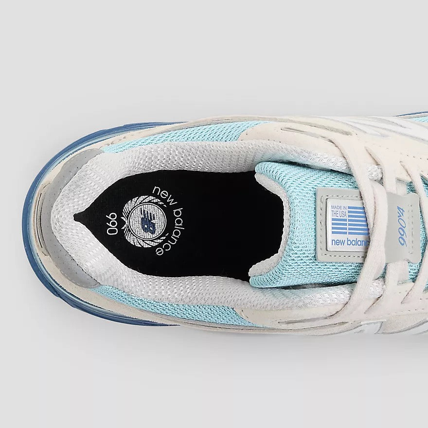 New Balance 990v4 Sneaker Moonbeam Hellblau