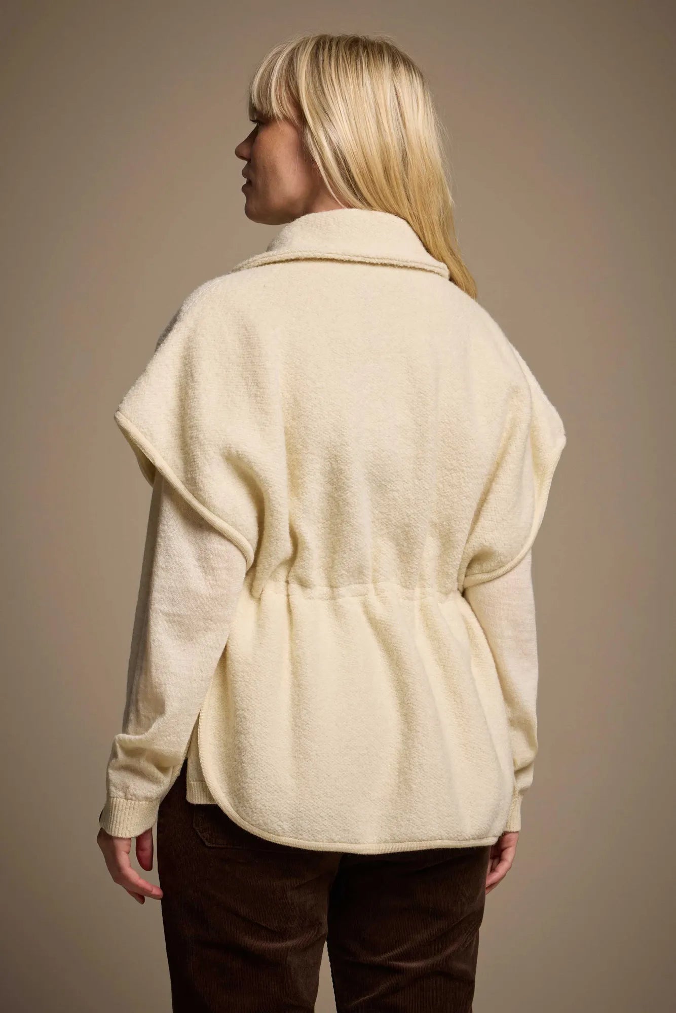 Ivanhoe 1946 Vest Wollweste Natural White Teddy 450 g/m²