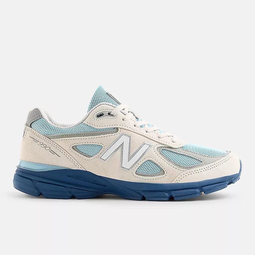 New Balance 990v4 Sneaker Moonbeam Hellblau