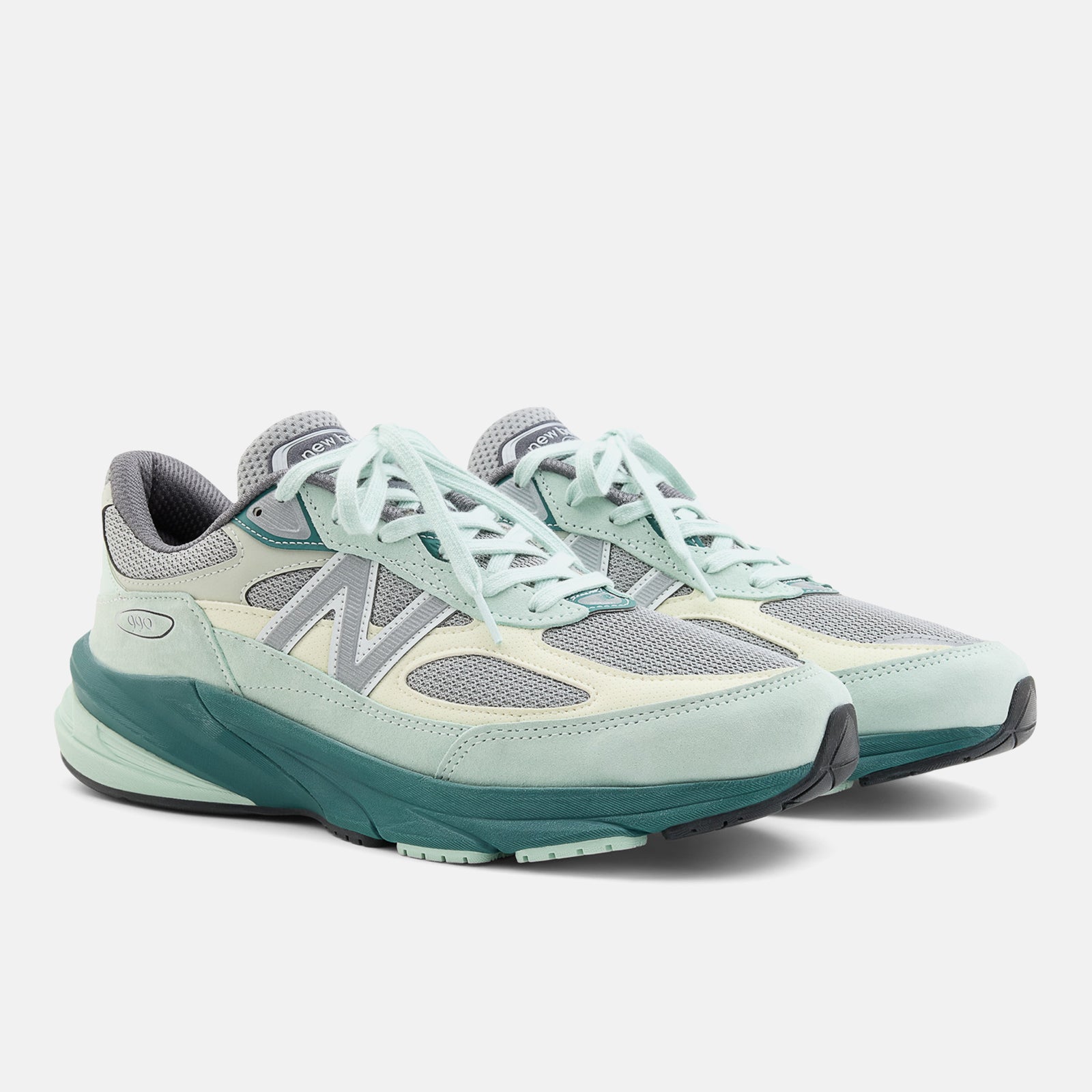 New Balance 990v6 Made in USA Sneaker Clay Ash FuelCell