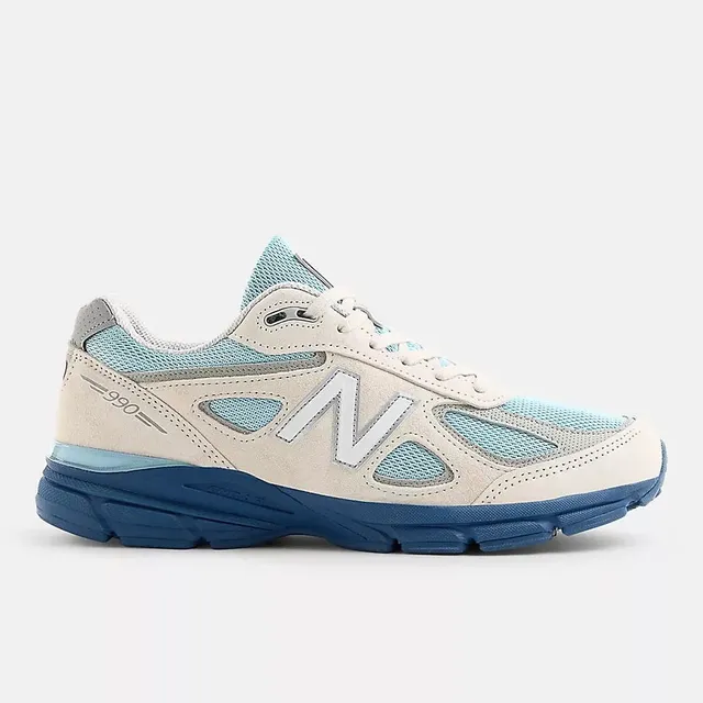New Balance 990v4 Sneaker Moonbeam Hellblau